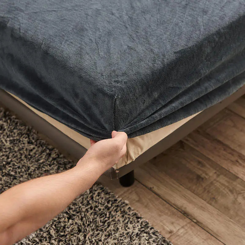 Warm Velvet Stretch Fitted Sheet for Winter Comfort