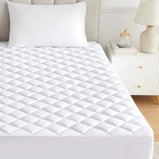 Yinlnpaul King Quilted Fitted Mattress Pad Cooling Mattress Protector King Size Mattress Cover Soft Breathable Mattress Topper with Deep Pocket Fitted 21 Inches (King White)