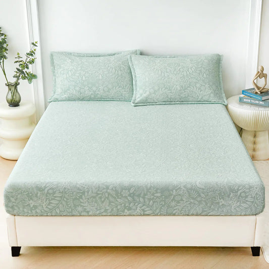 HCORA Fleece Fitted Sheet Queen Size - Ultra Soft Faux Fur Fitted Sheet with 16" Deep Pocket - Plush Velvet Bottom Sheet Fuzzy Fitted Sheet for Winter No Shedding Fitted Sheet Only