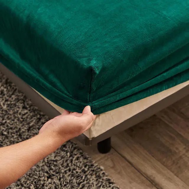 Warm Velvet Stretch Fitted Sheet for Winter Comfort